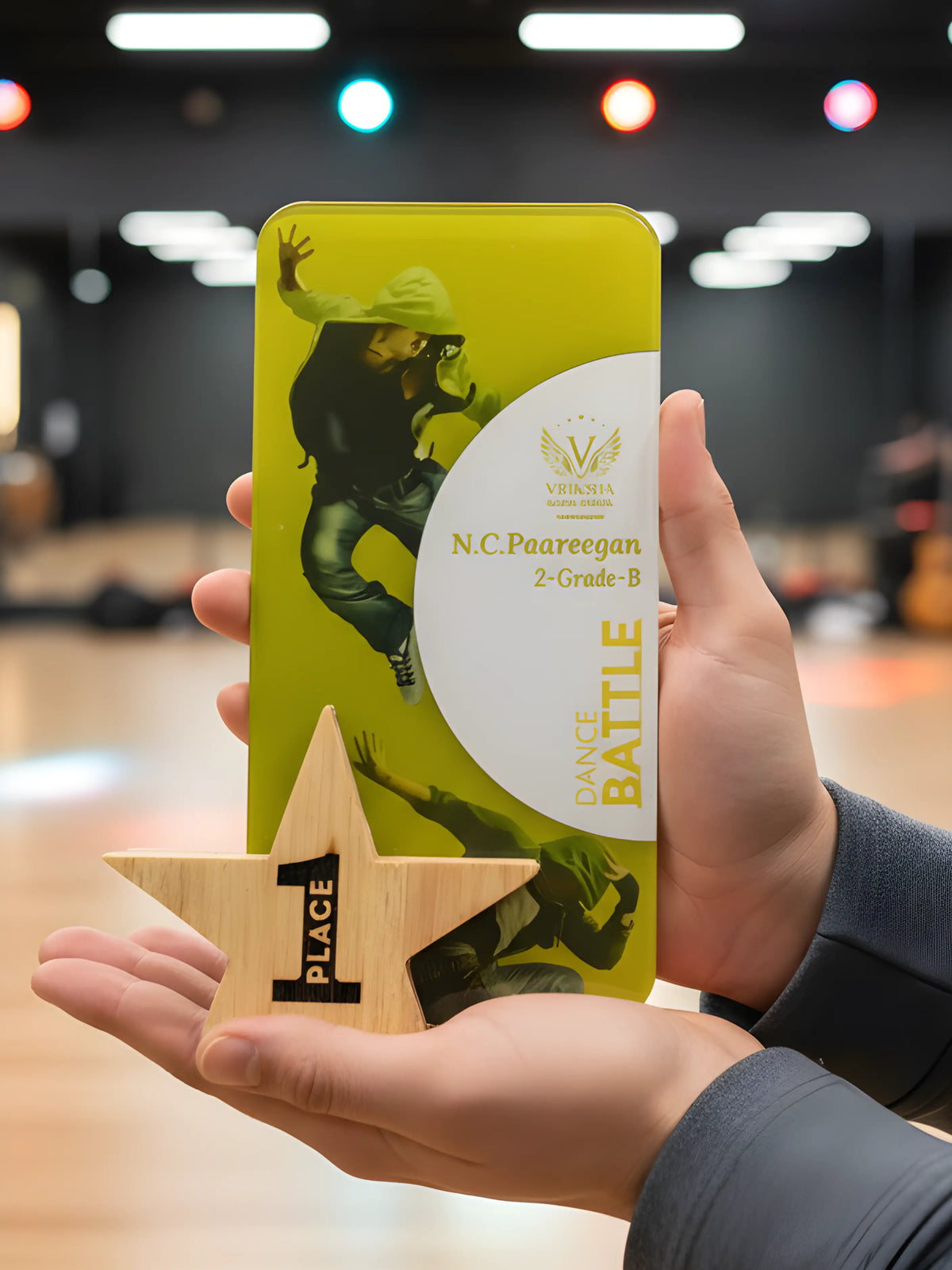The 2025 Trend: Eco-Friendly Desk Decor That Boosts Workplace Happiness