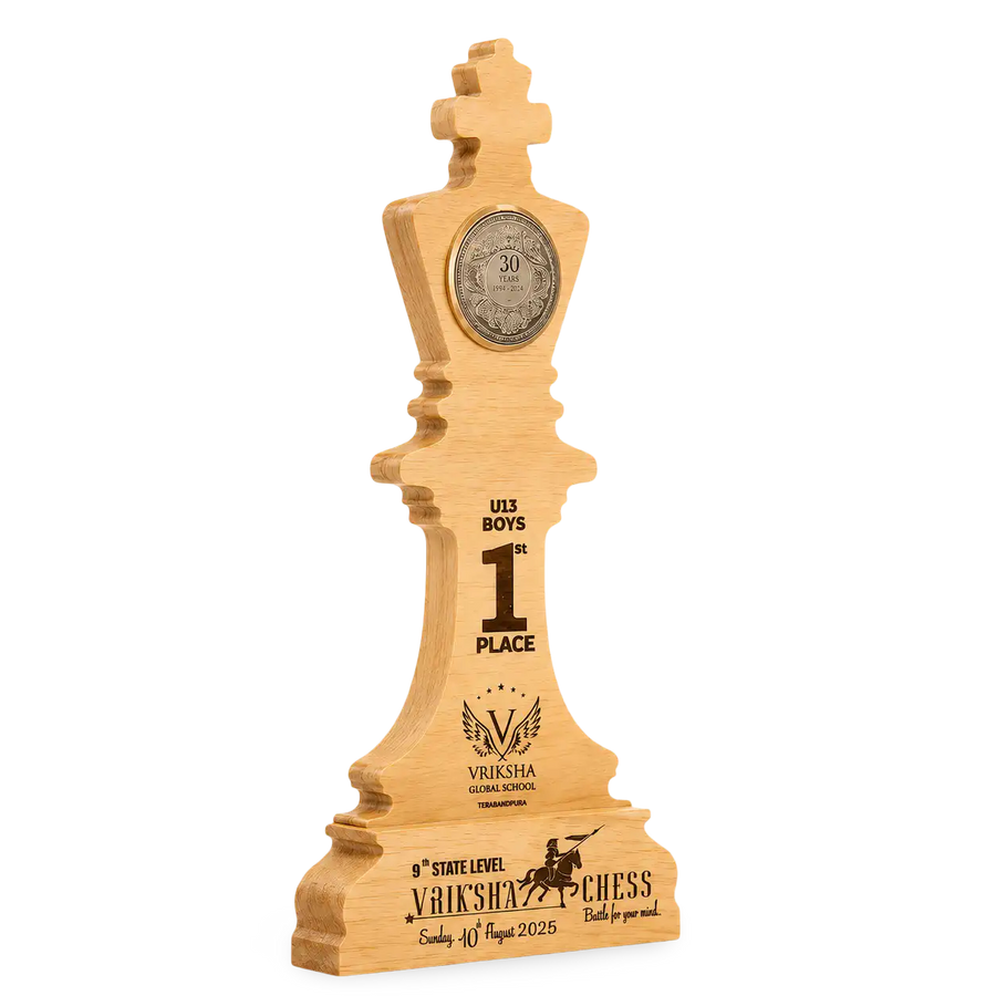 King chess-piece award with engraved player and rating details