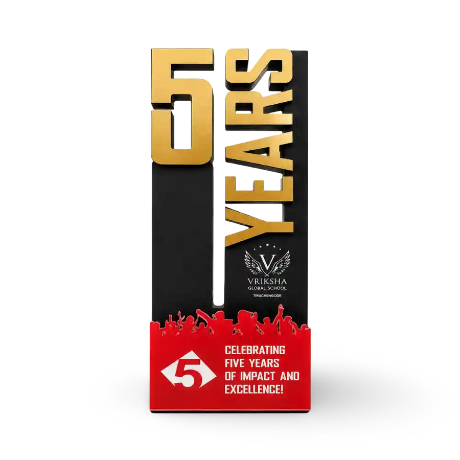 Long service recognition award for a five-year employee milestone